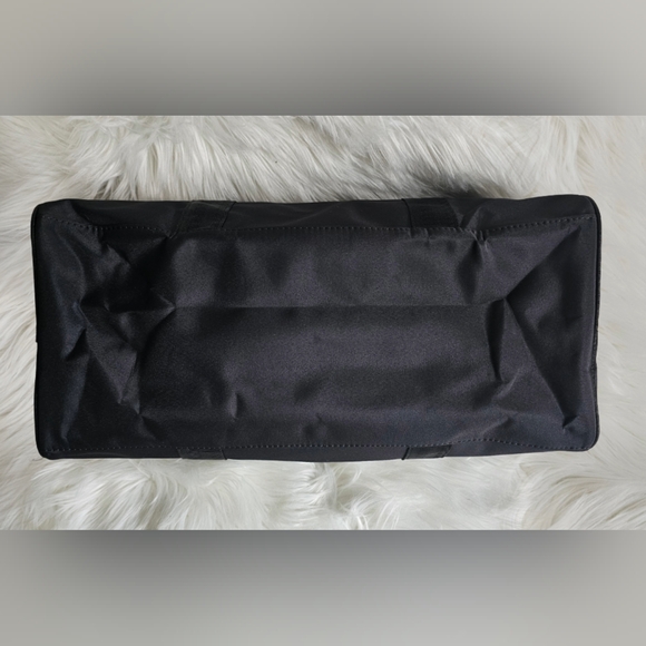 🖤 Chanel Duffle Bag 🖤 - Picture 5 of 15